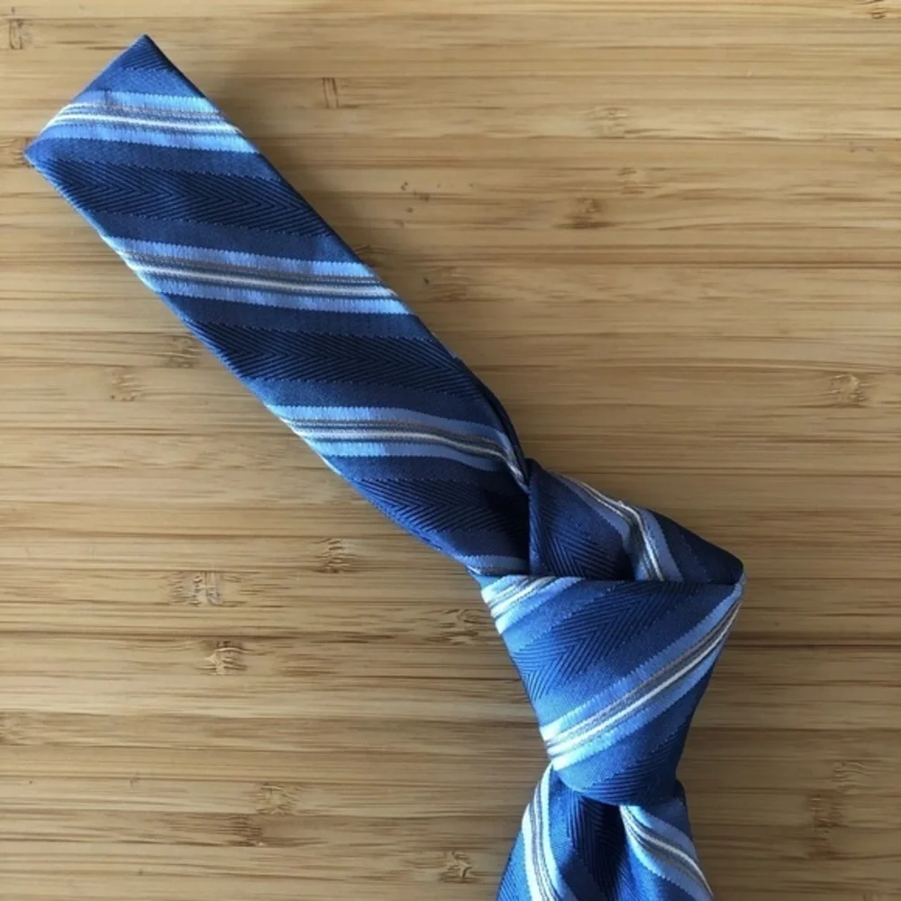 Calvin Klein Silk Tie In Stripes Of Blue Hues!